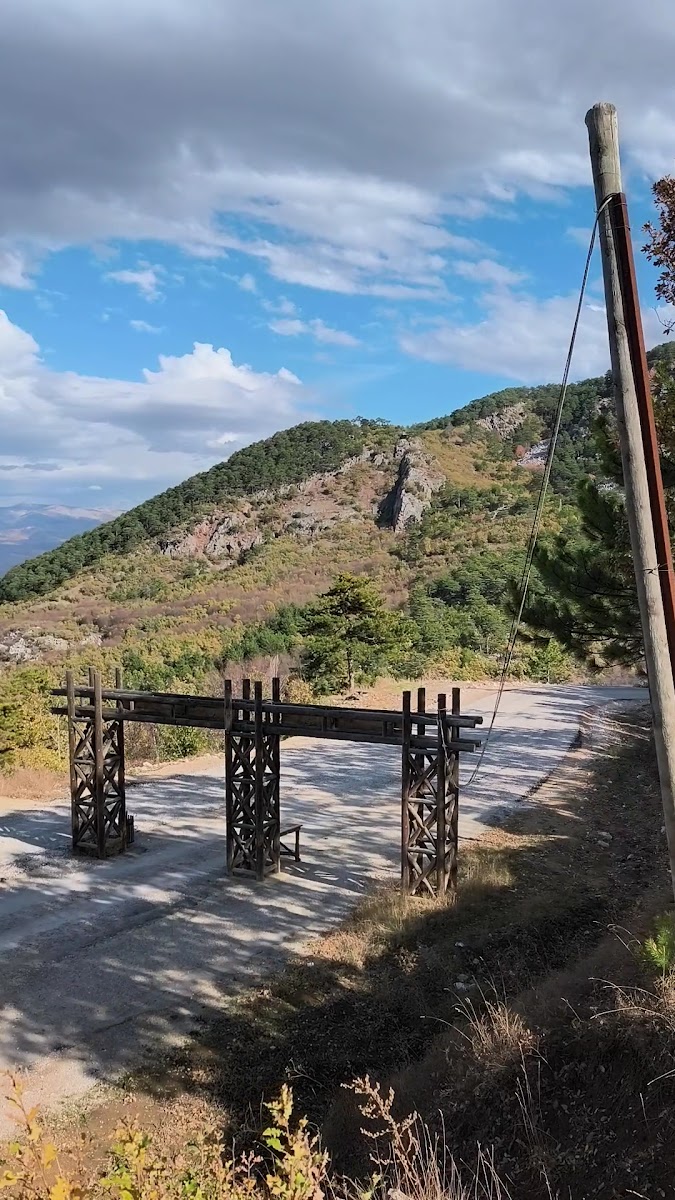 Laçin Yeşilgöl Şelalesi — fotoğraf 2