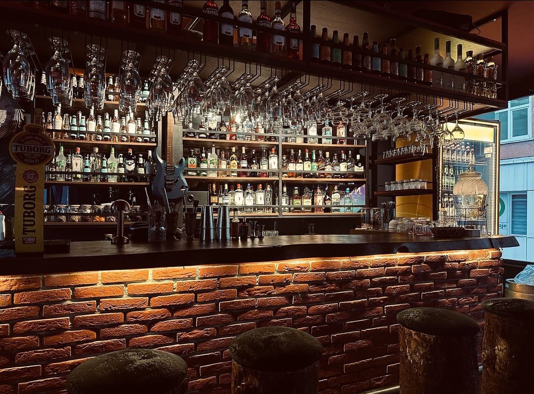 Laff Fındıklı Cocktail&Aperitif&Stage — fotoğraf 3