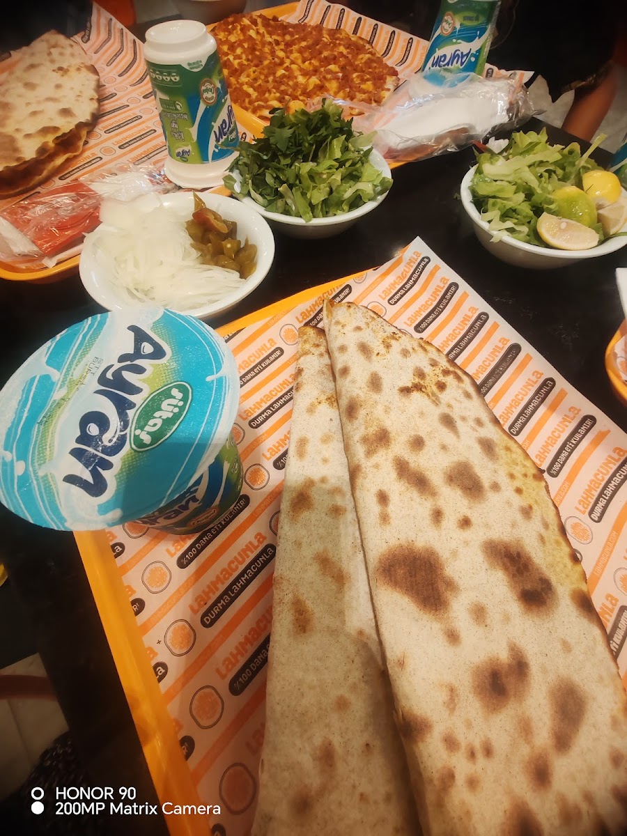 Lahmacunla/Toros Lahmacun - Şirinevler — fotoğraf 2