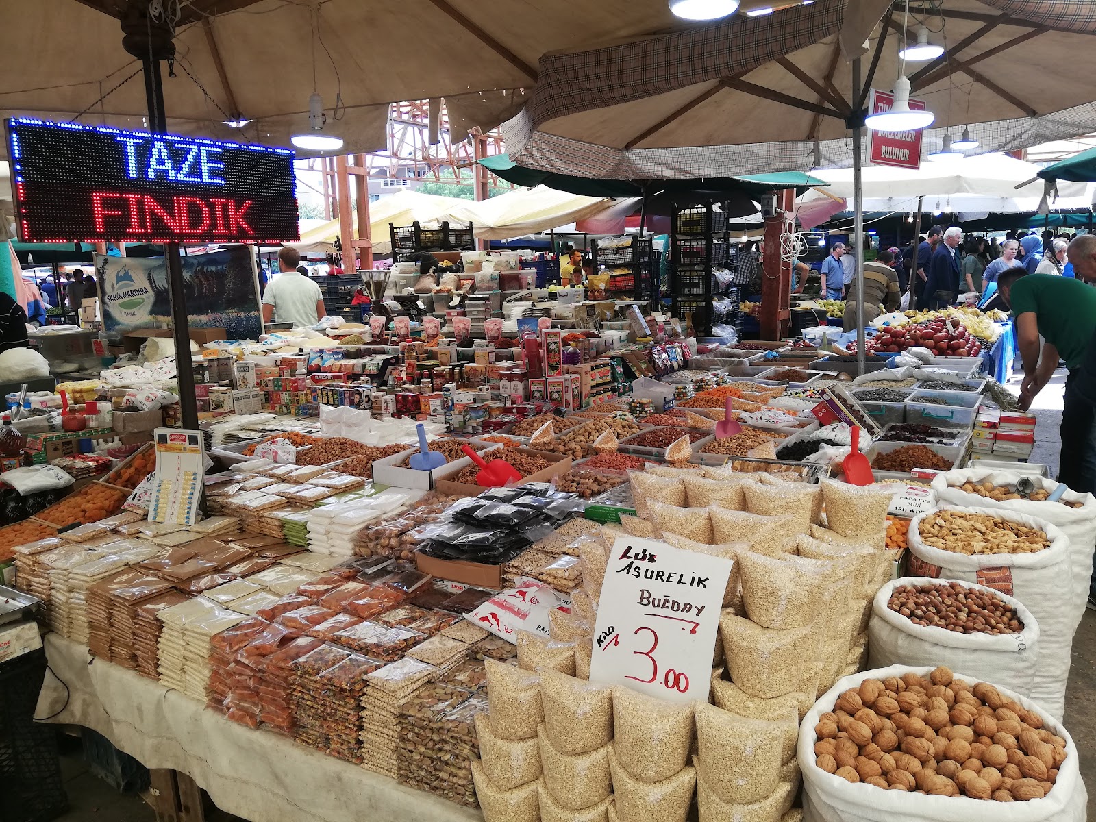 Laleli Kapalı Pazar Yeri — fotoğraf 4