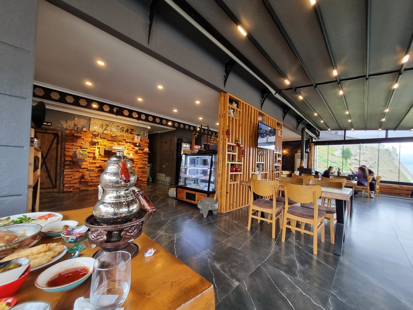 Lazvegaz Restaurant — fotoğraf 1