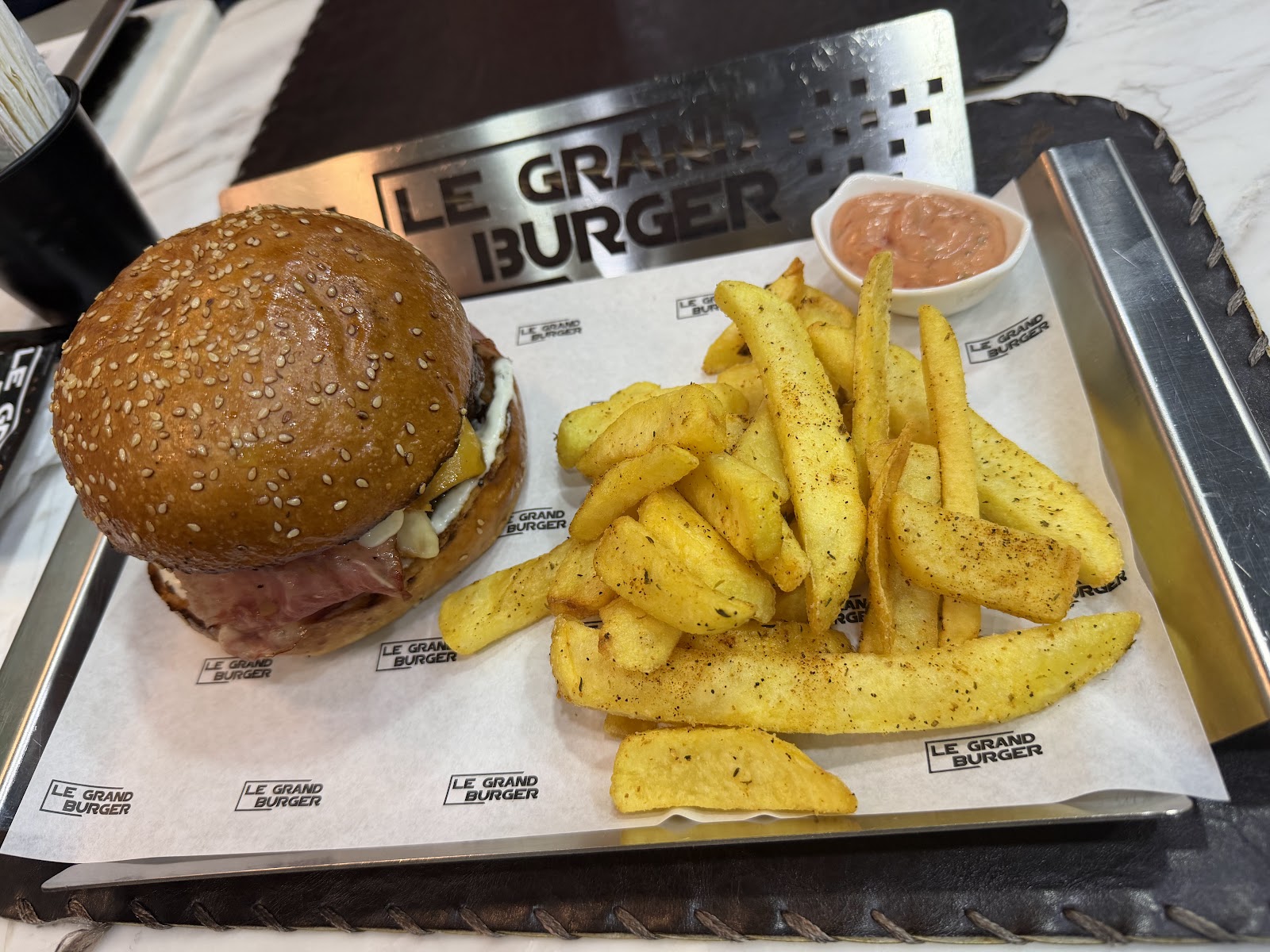 LE GRAND BURGER — fotoğraf 2