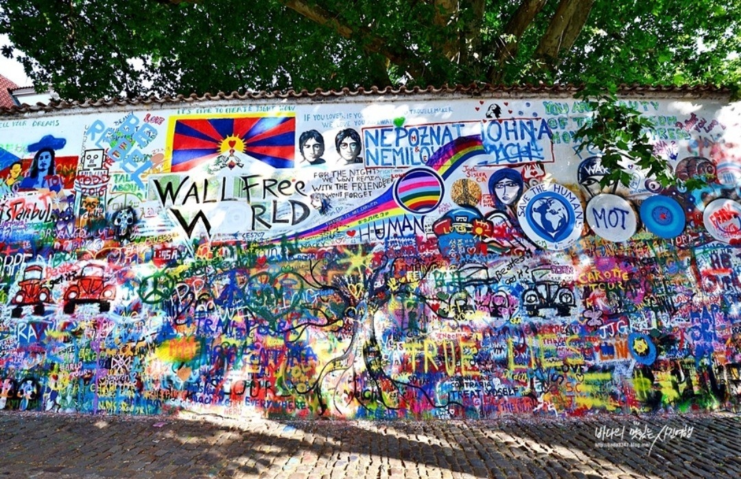 Lennon Wall — photo