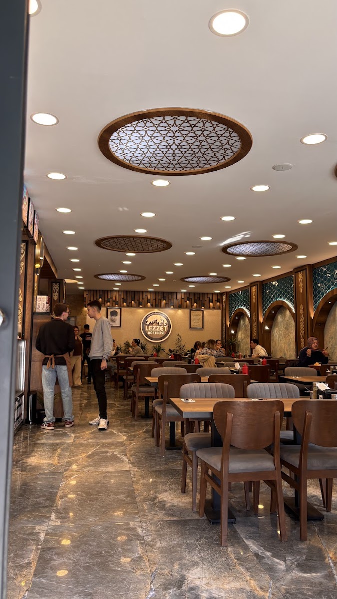 Lezzet Köftecisi — fotoğraf 2