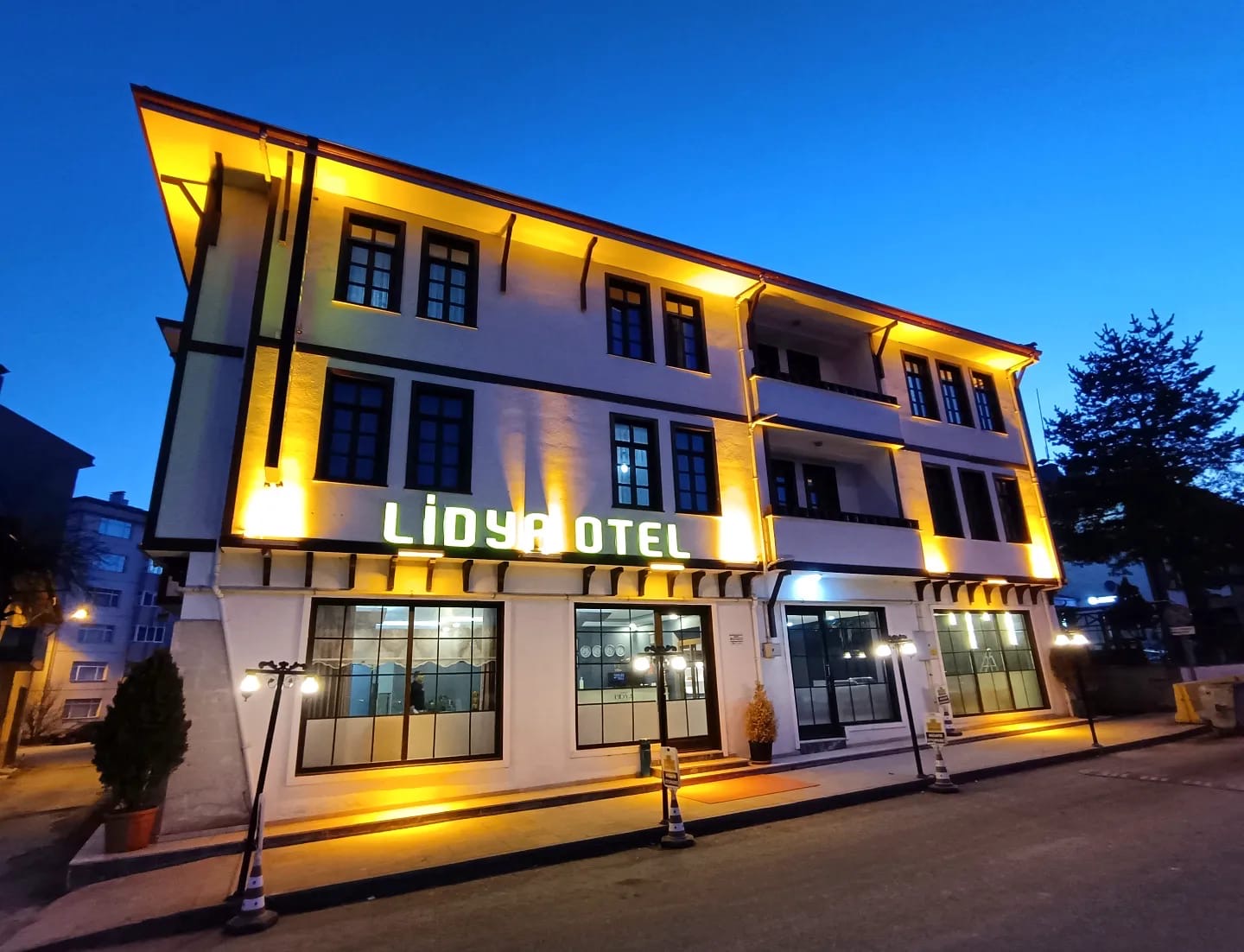 Lidya Otel — fotoğraf