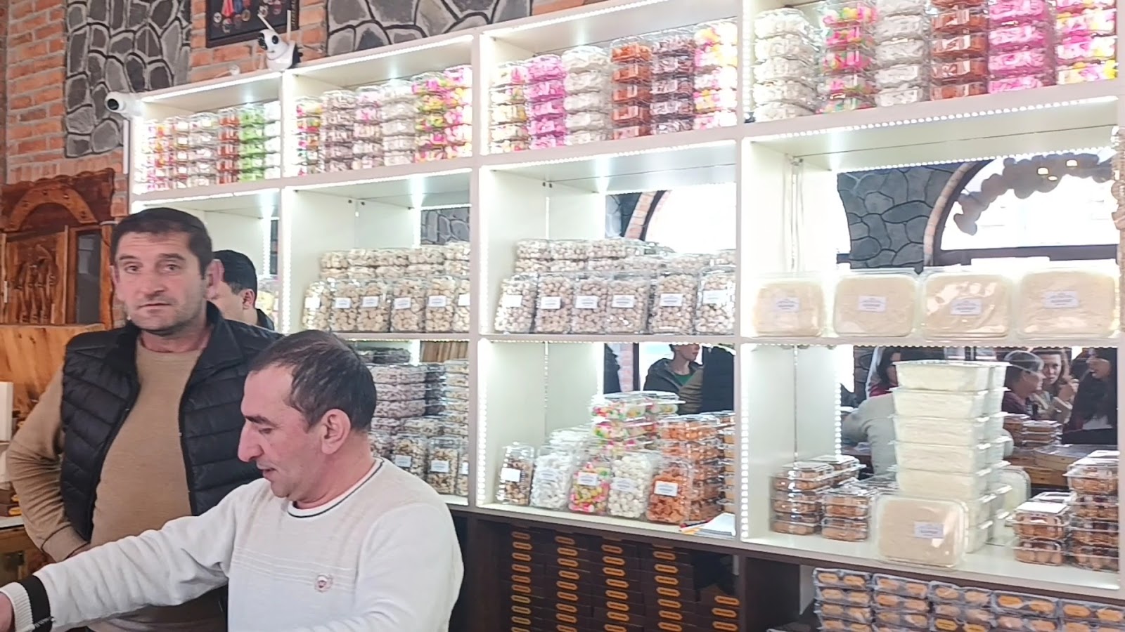 Əliovsət Şirniyyat Evi — photo 3