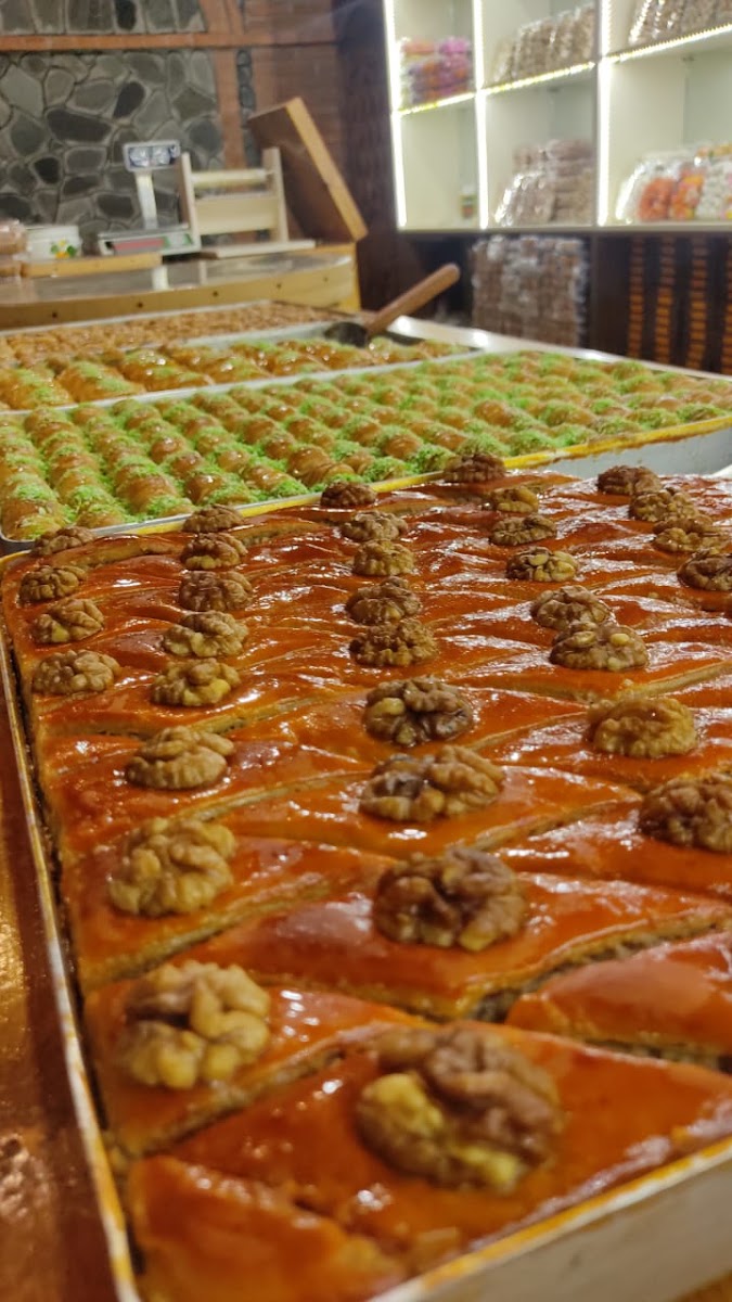 Əliovsət Şirniyyat Evi — photo 5