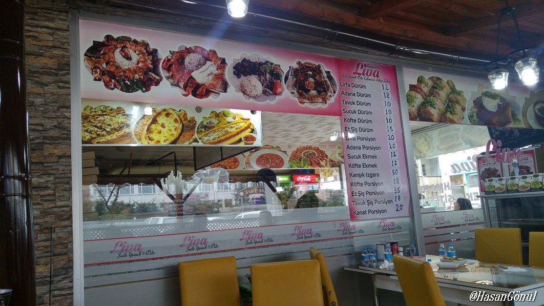 Liva pide lahmacun sulu yemek et döner kebap dürüm — photo 6