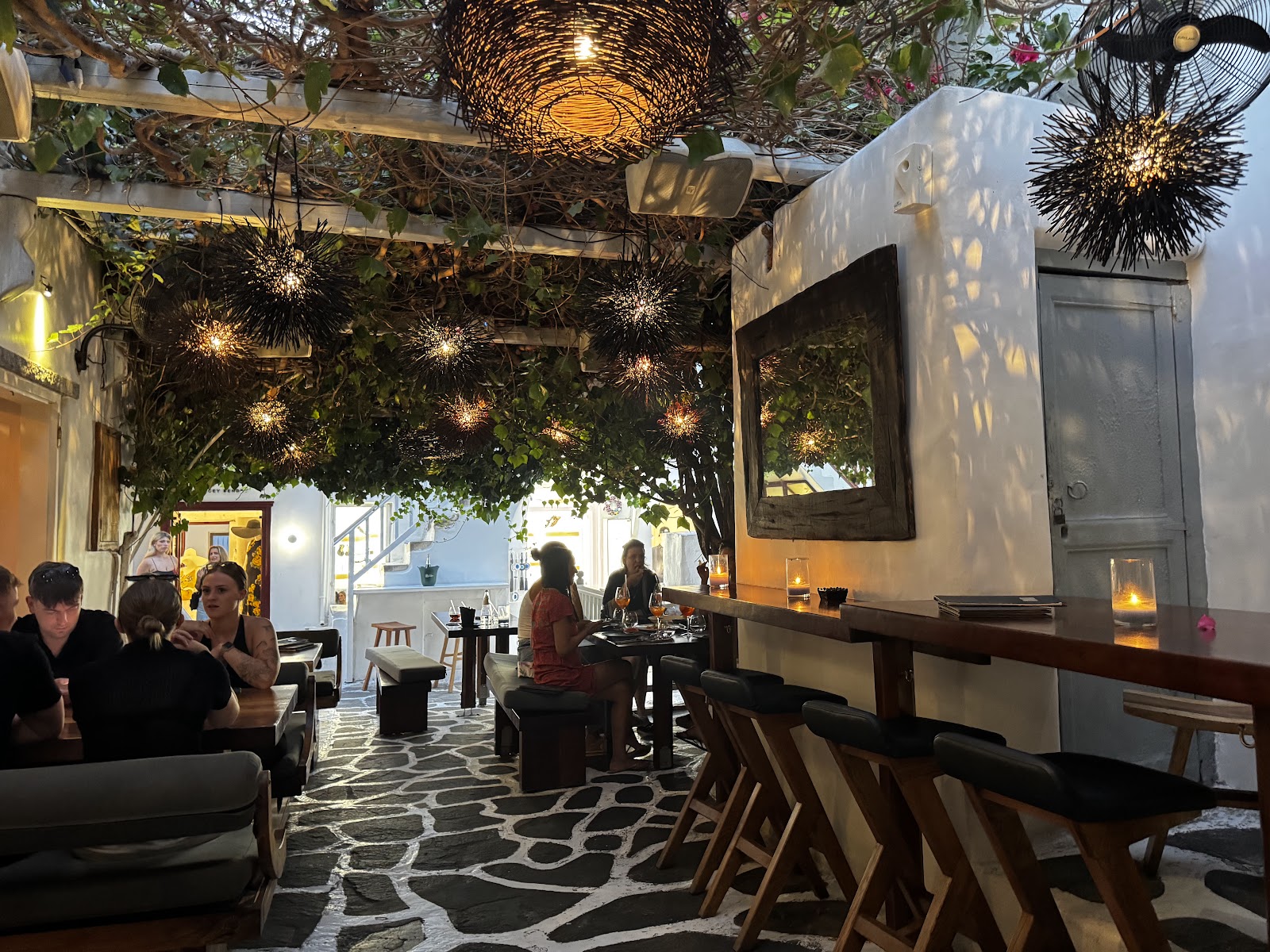 Lotus Resto Bar — photo 5