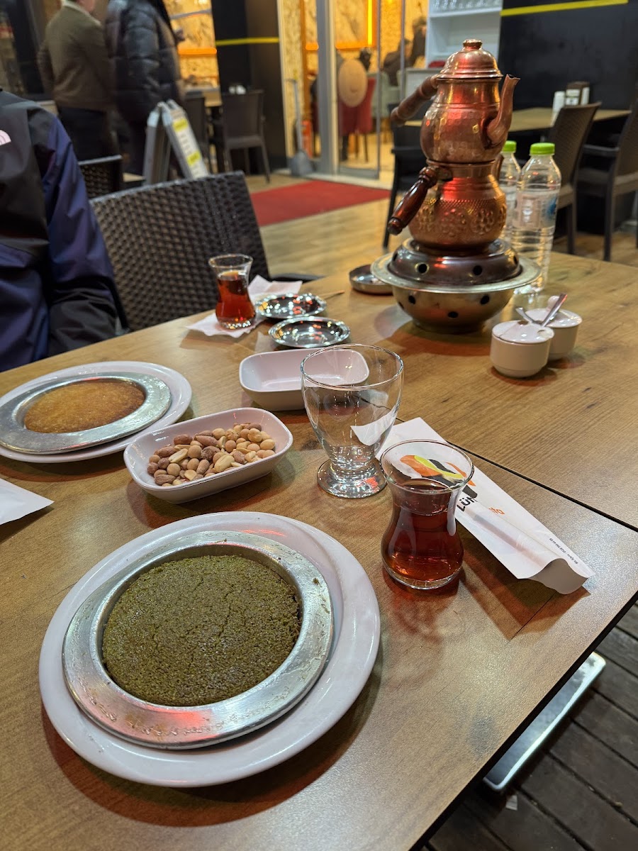 Lütfi Usta Burma Kadayıfı Künefe & Baklava — fotoğraf 10