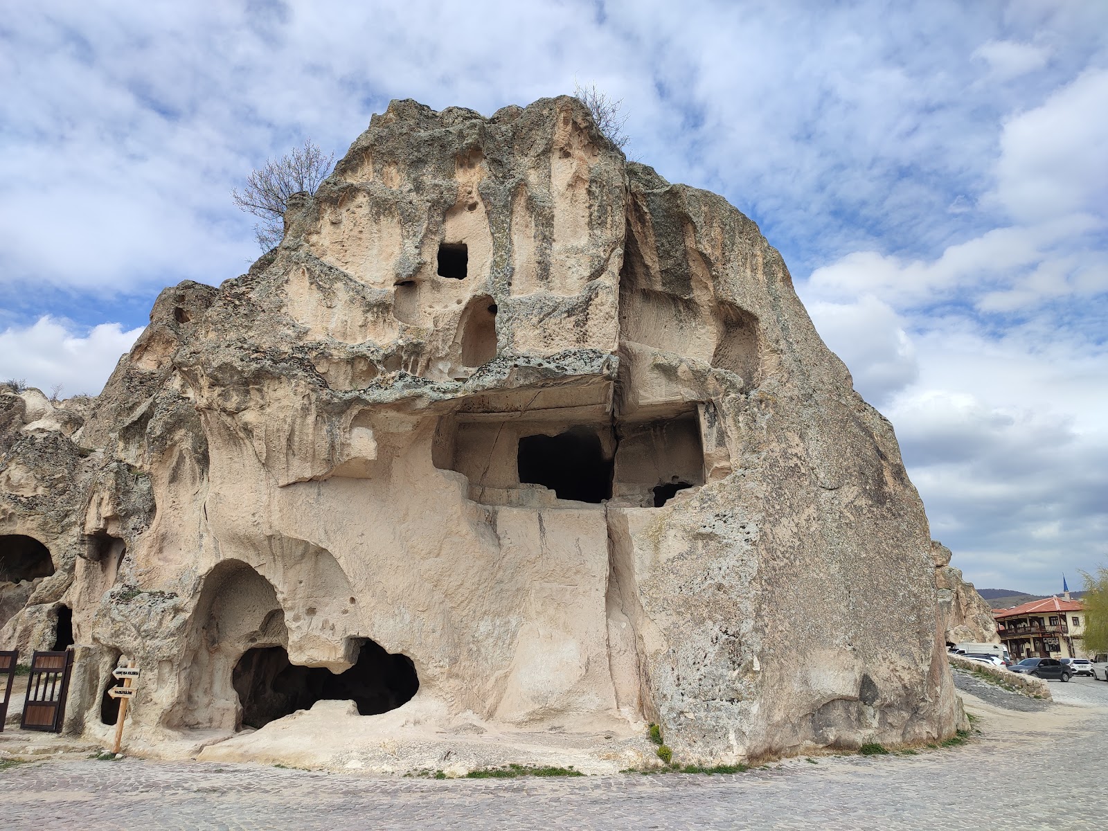 Mağaralar ve eski yerleşim yerleri — fotoğraf