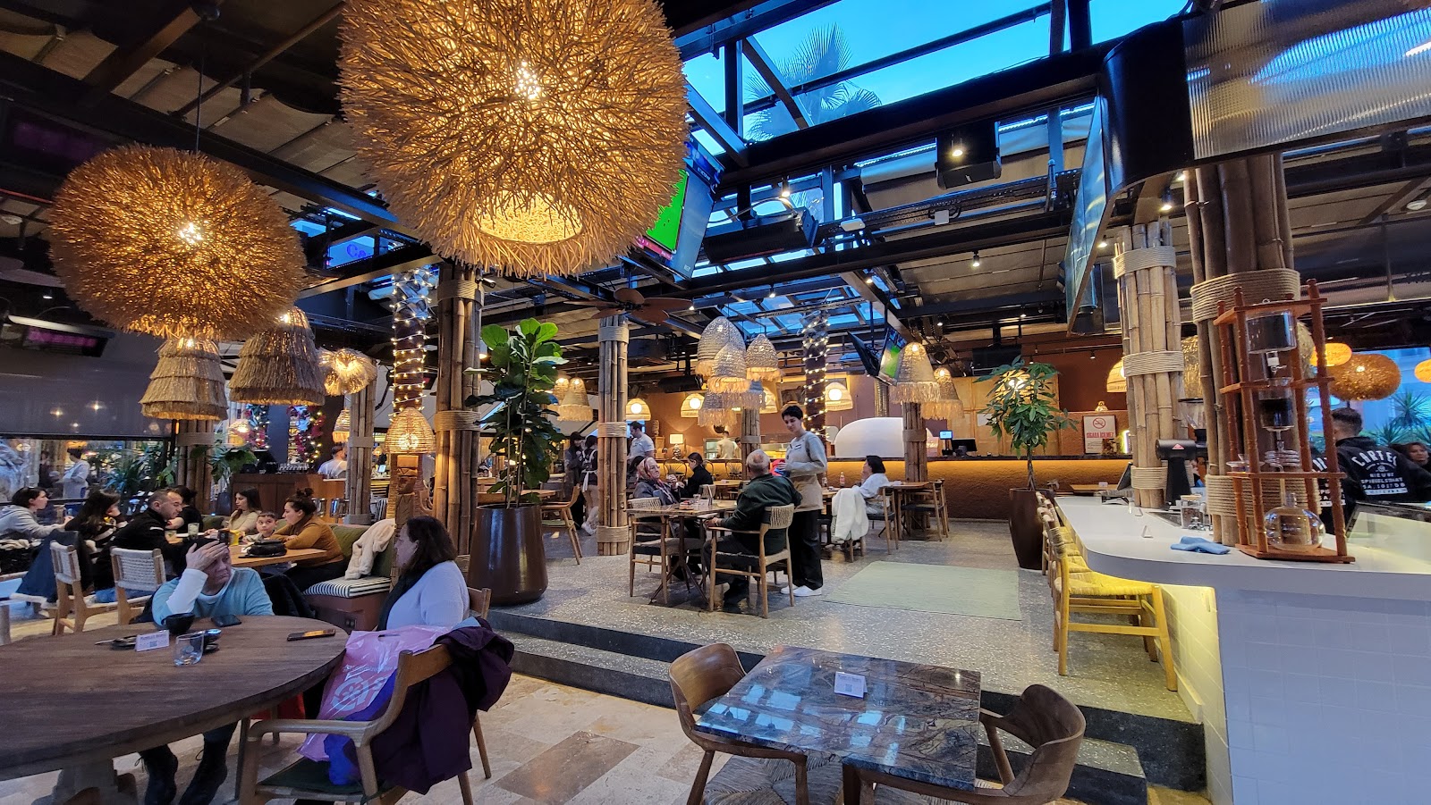 Mandela's Ubuntu Alsancak — fotoğraf 1