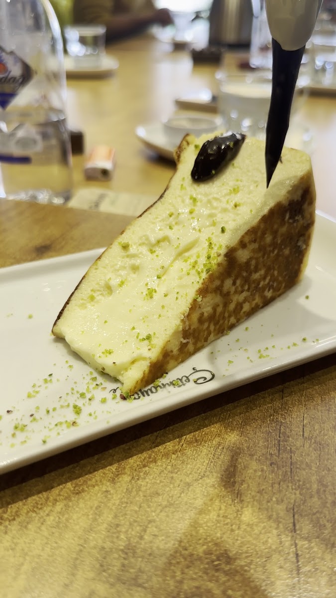 Manisa Çetinkaya Pastanesi — fotoğraf 3