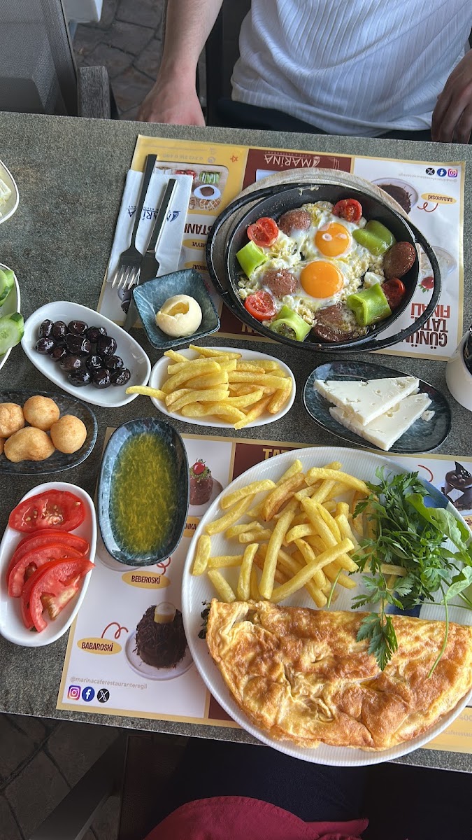 Marina Cafe Restaurant — fotoğraf 2