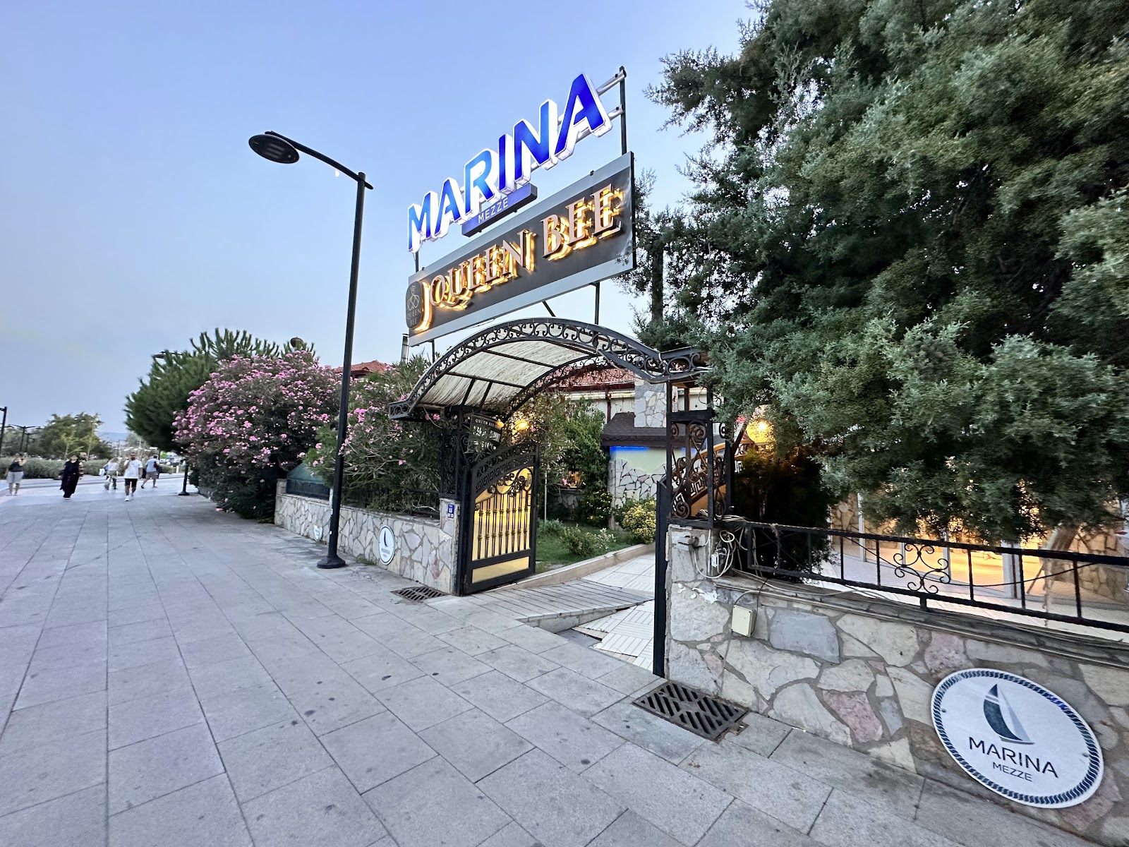 Marina Mezze - Yeni Kordon — fotoğraf 1