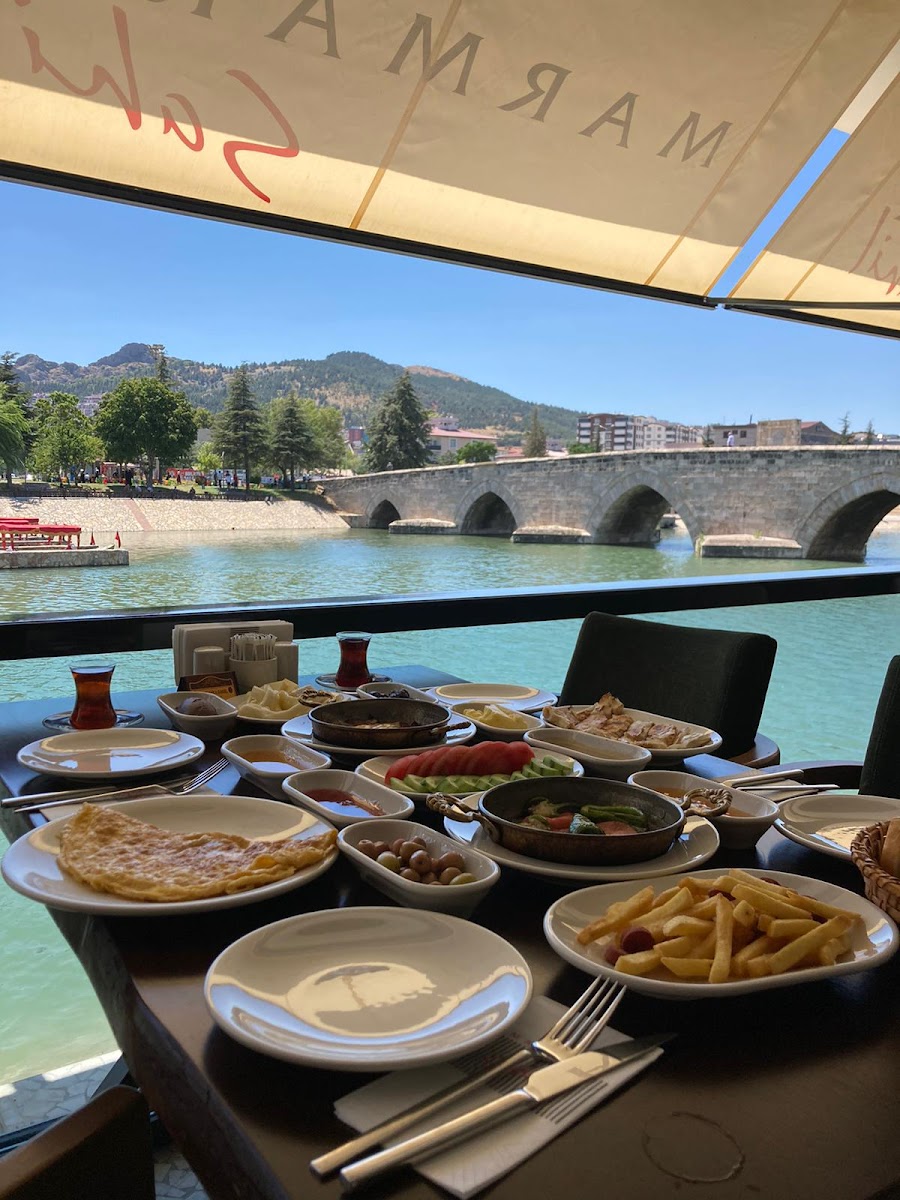 Marmara Sahil Cafe~Bistro Tokat — fotoğraf 4