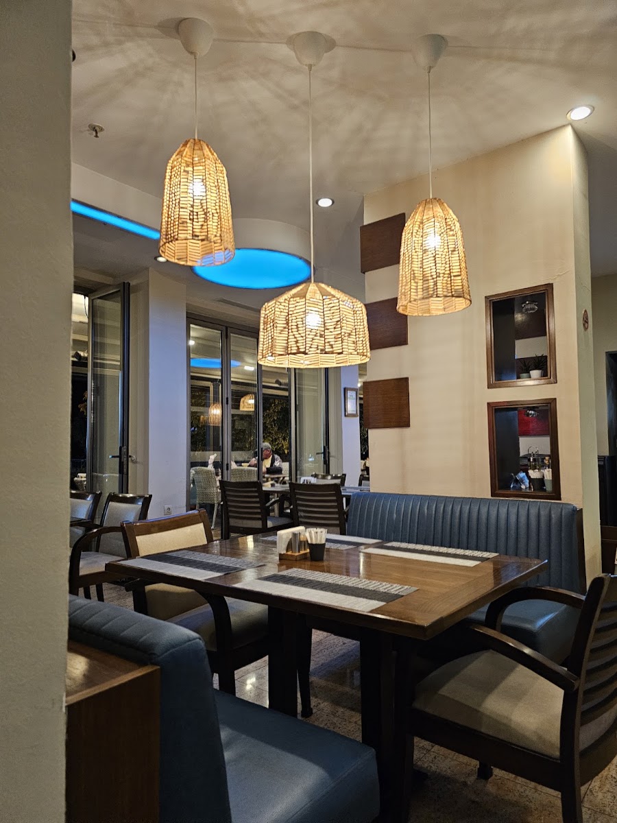 Marvista Restaurant — photo 2