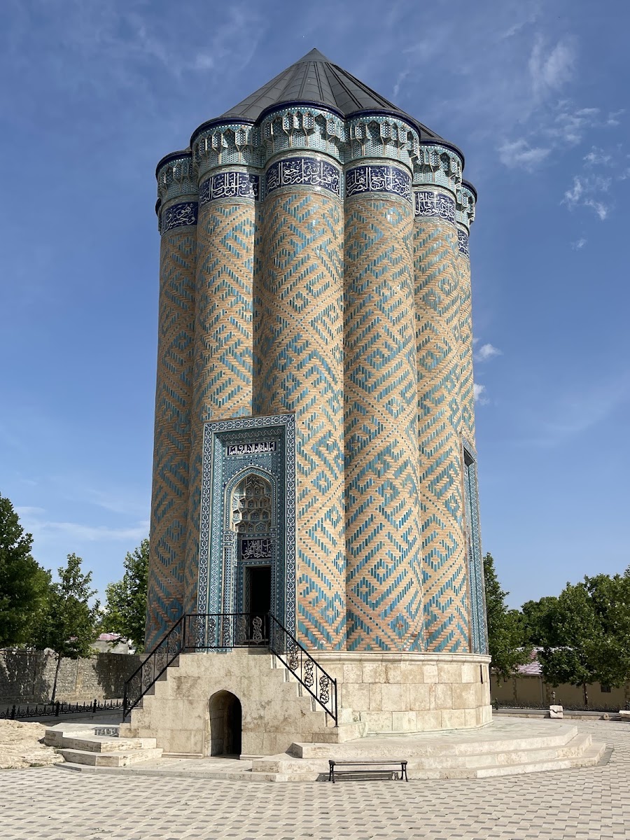 Mausoleum in Garabaghlar — photo