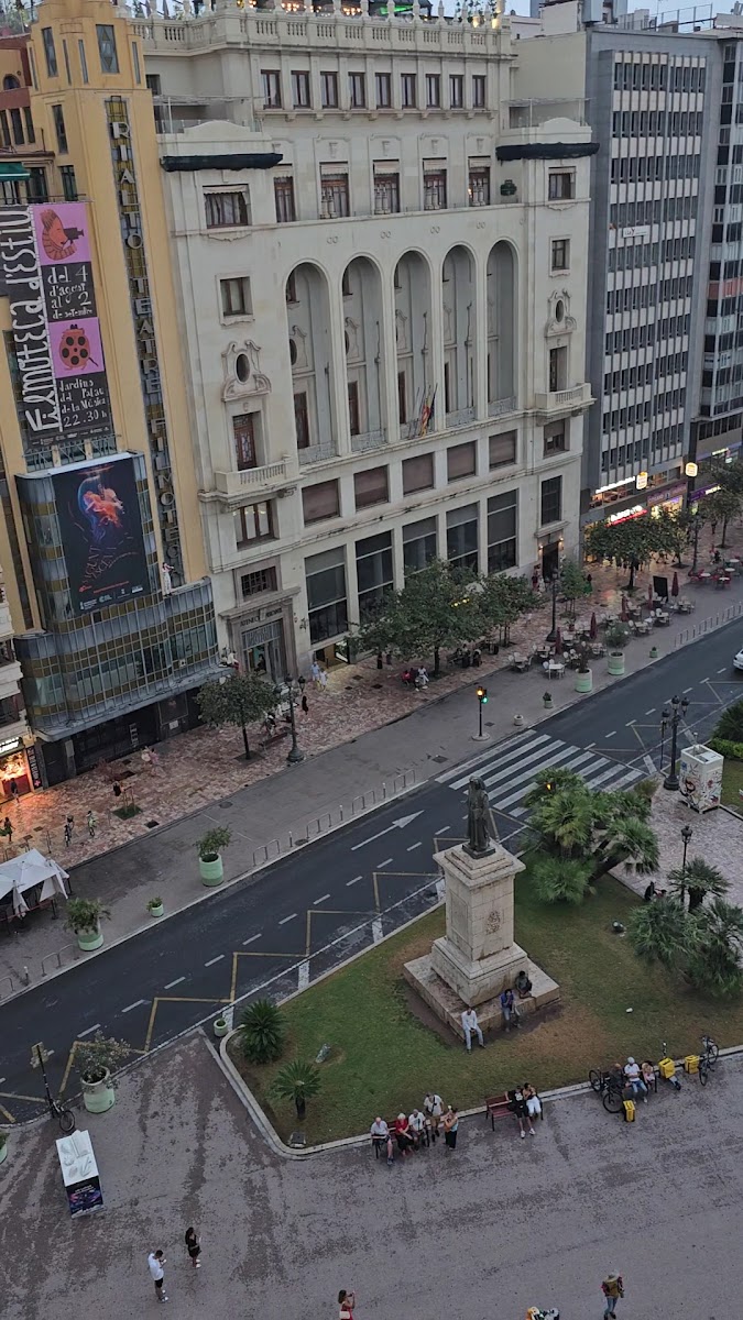 Meliá Plaza — photo 3