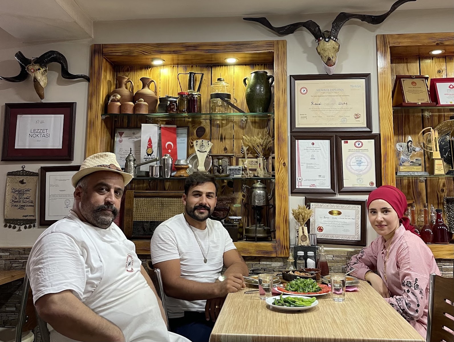 Menekşe Paça Salonu — fotoğraf 5