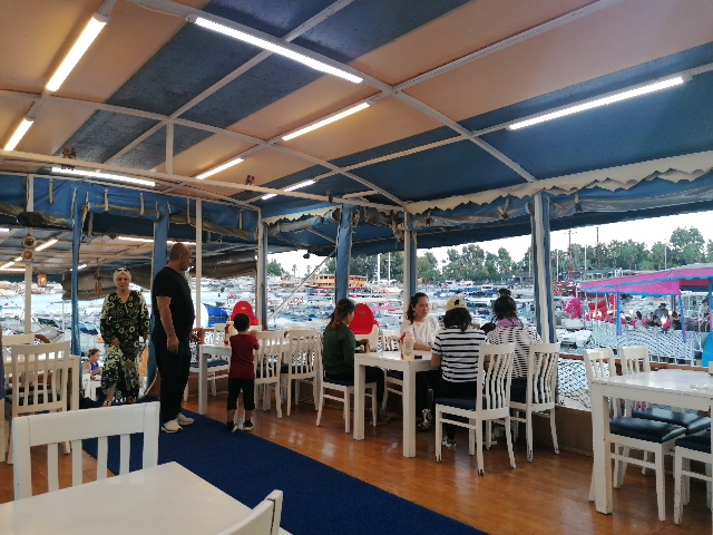 Meryem Ana Közde Balık Yüzer Restoran — photo 5