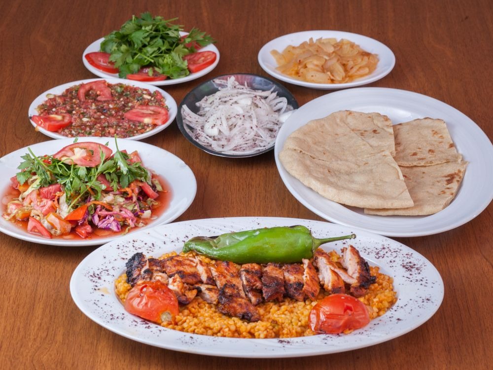MEŞALE lezzet dünyası ETLİEKMEK KEBAP LAHMACUN — photo 4