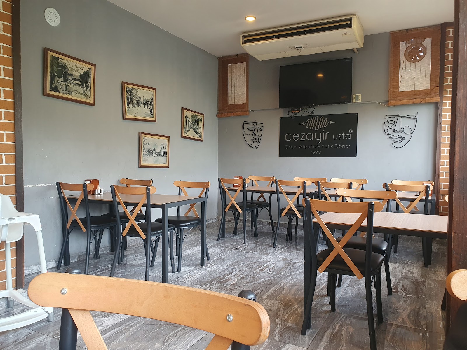 Meşhur Dönerci Cezayir Usta — fotoğraf