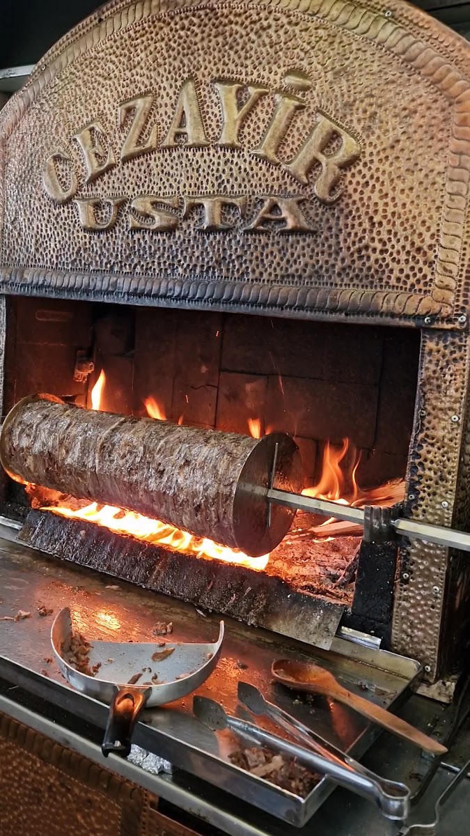 Meşhur Dönerci Cezayir Usta — fotoğraf 3