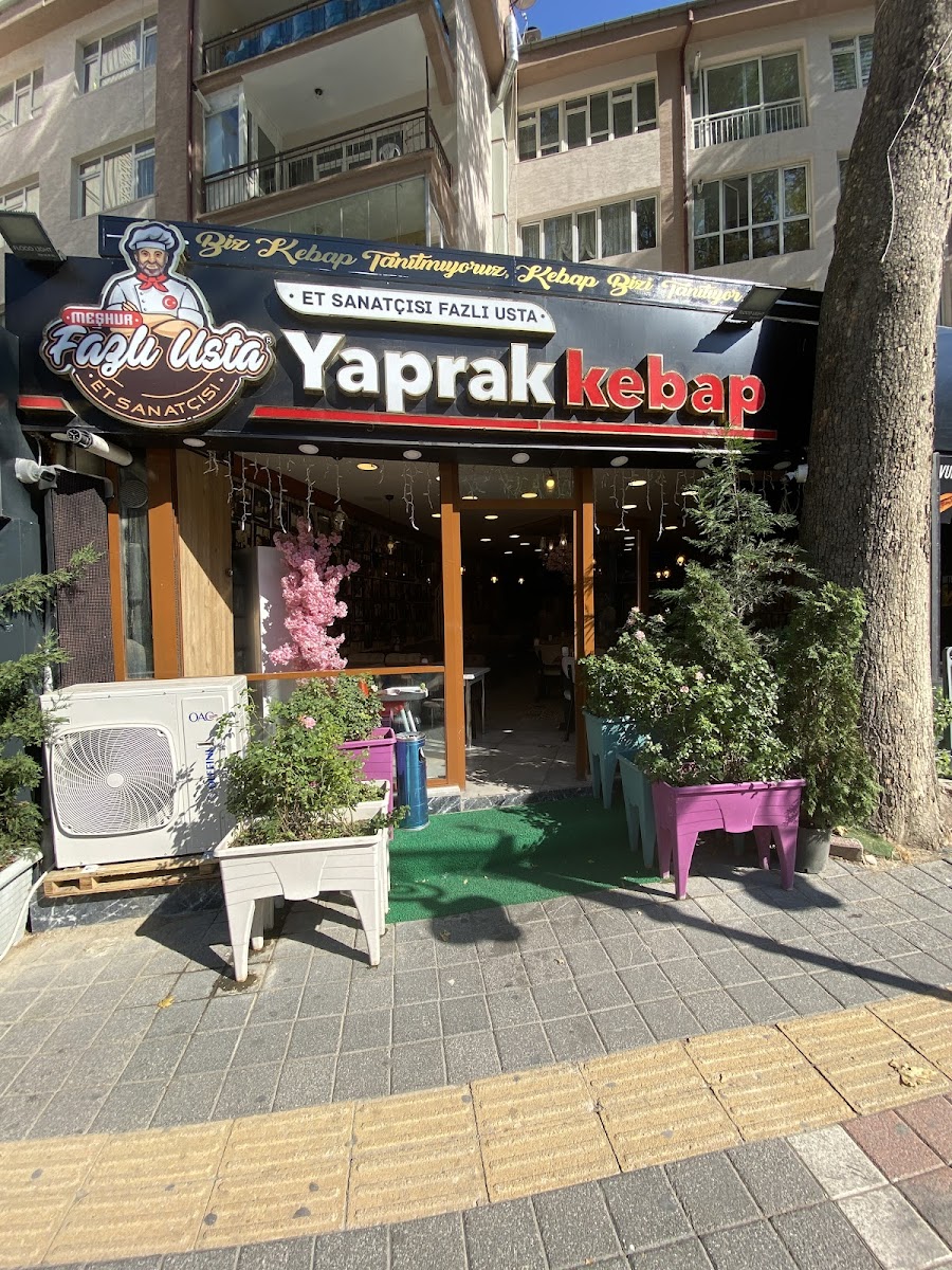 Meşhur Fazlı Usta Yaprak Kebap — fotoğraf