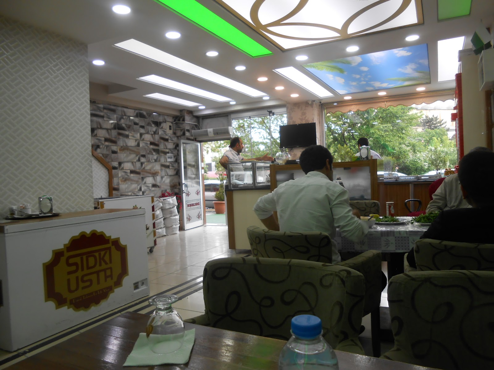 Meşhur Sıdkı Usta Tatlıları — fotoğraf 4