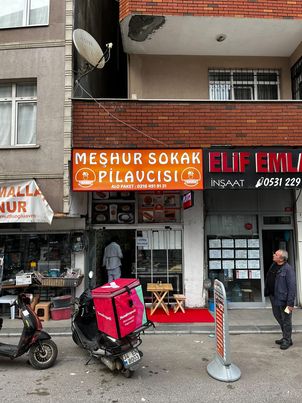 Meşhur Sokak Pilavcısı — fotoğraf