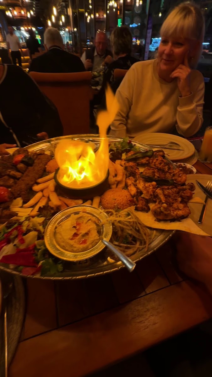 Mezze Grill Restaurant & Ocakbasi — fotoğraf 2