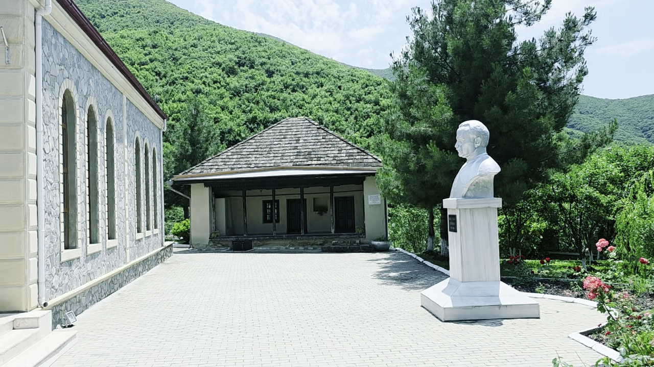 M.F.Axundzadənin ev-muzeyi — photo 4