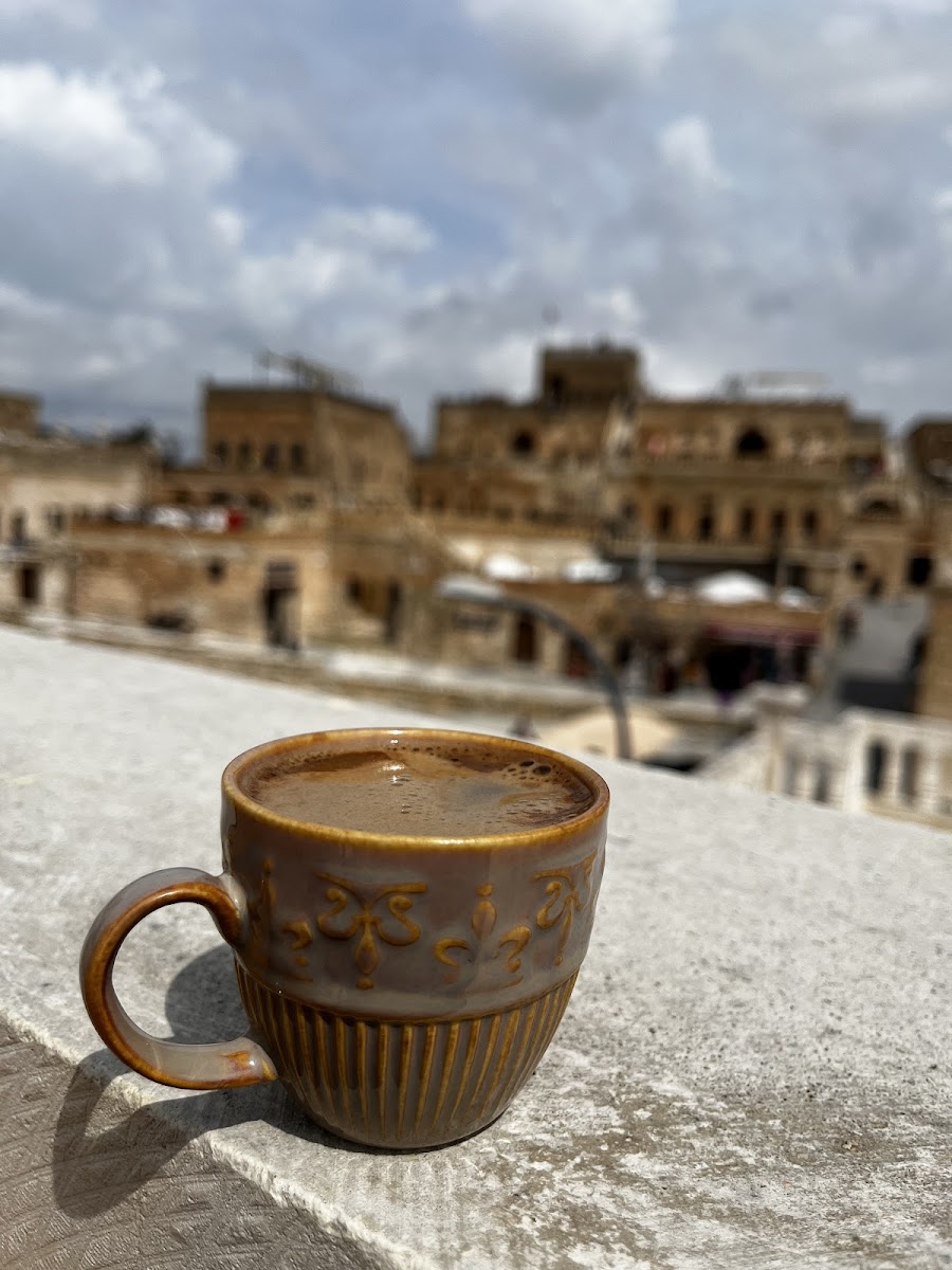 MİDYAT BEYAZ KONAK YÖRESEL SERPME KAHVALTI KAFE RESTORAN&TARİHİ KONAK — fotoğraf 2