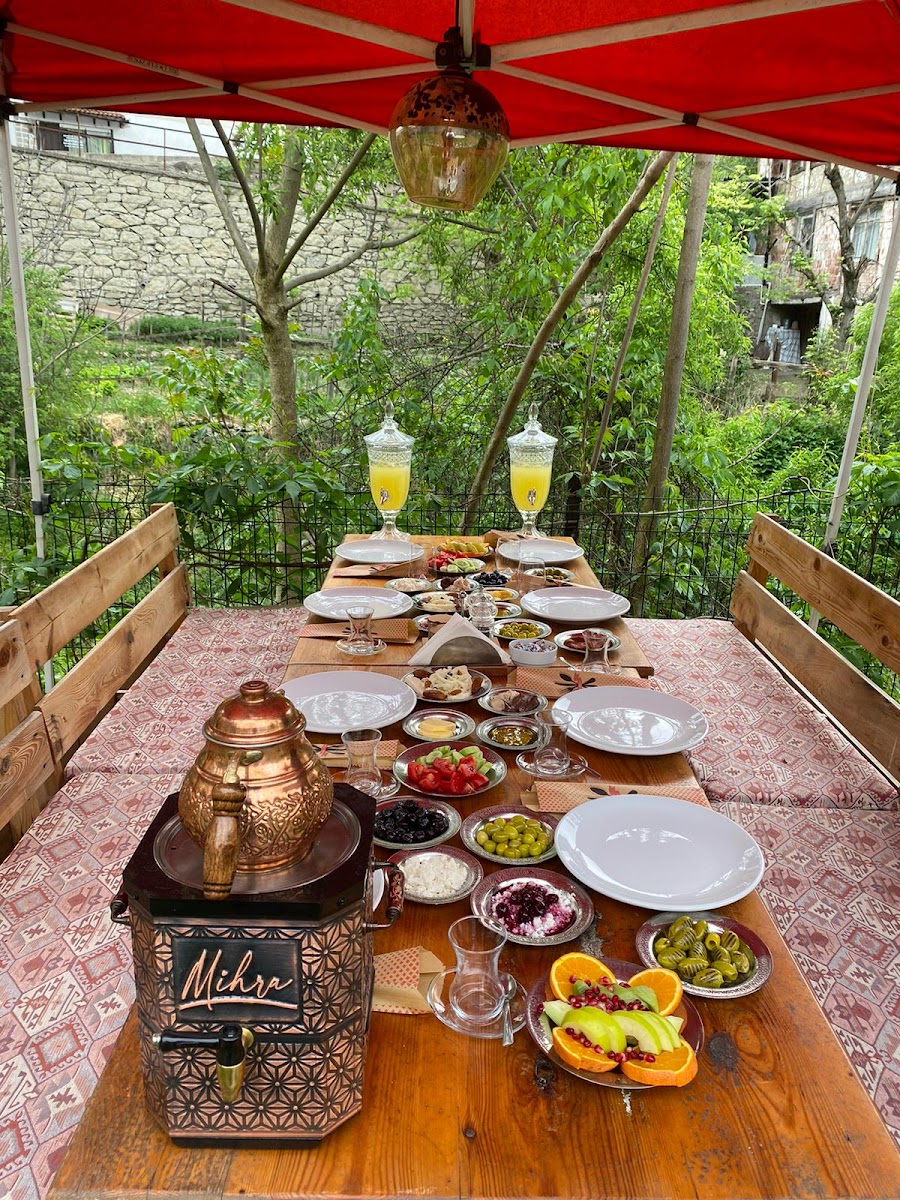 MİHRA KIR BAHÇESİ KAHVALTI BALIK IZGARA — fotoğraf 5