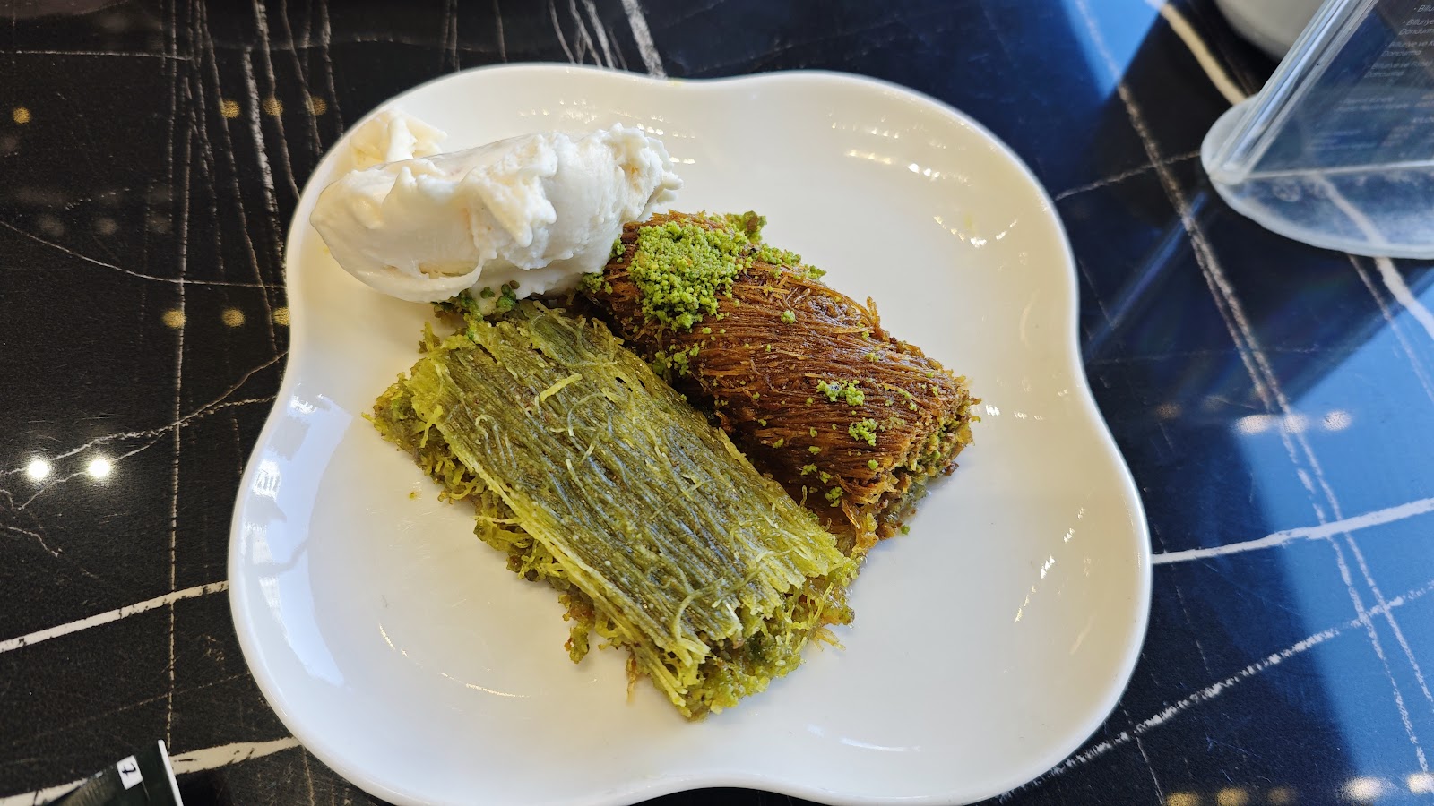 Miroğlu Plus Kadayıf & Dondurma | Karaköprü — fotoğraf 9