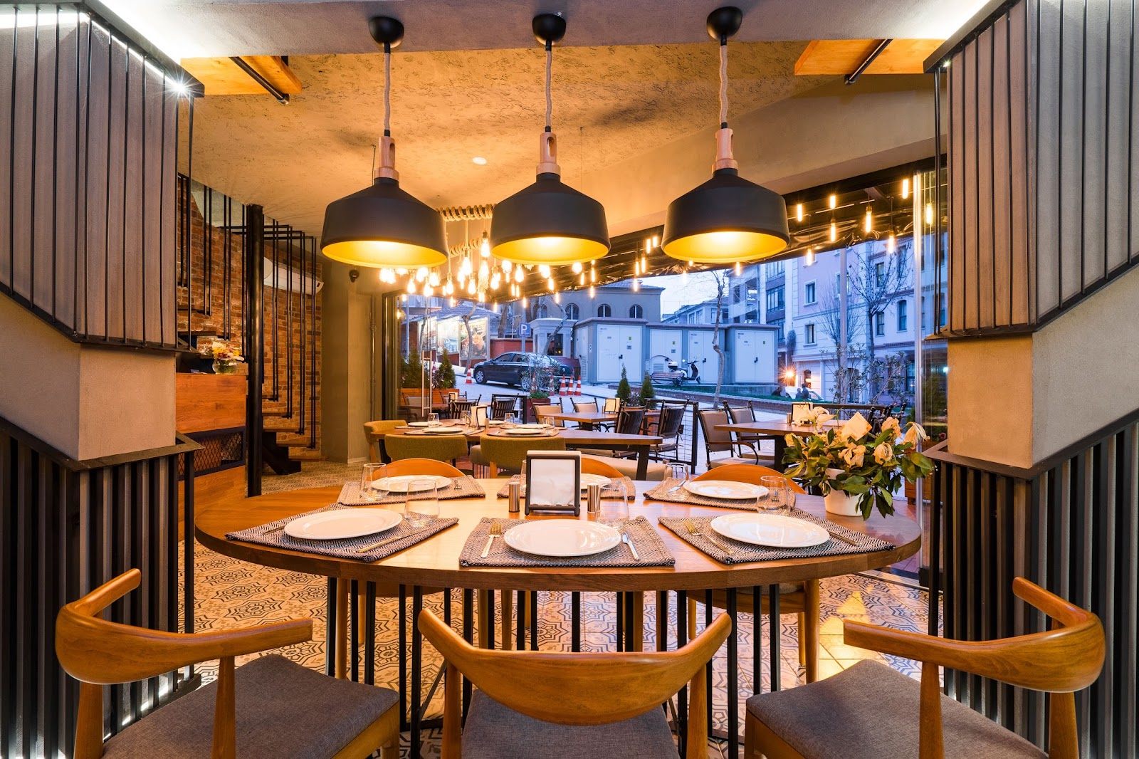 Mivan Restaurant Cafe — fotoğraf 1