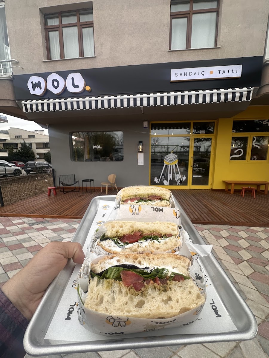 Mol Fırın - Sandviç & Tatlı — fotoğraf 4