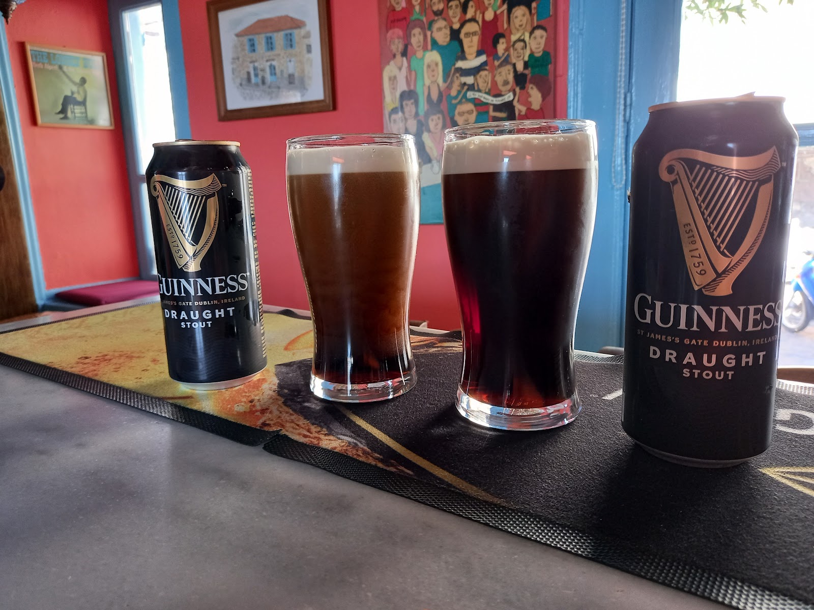 Molly's Bar — photo 4
