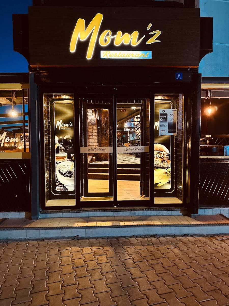 Mom'z Restaurant — fotoğraf