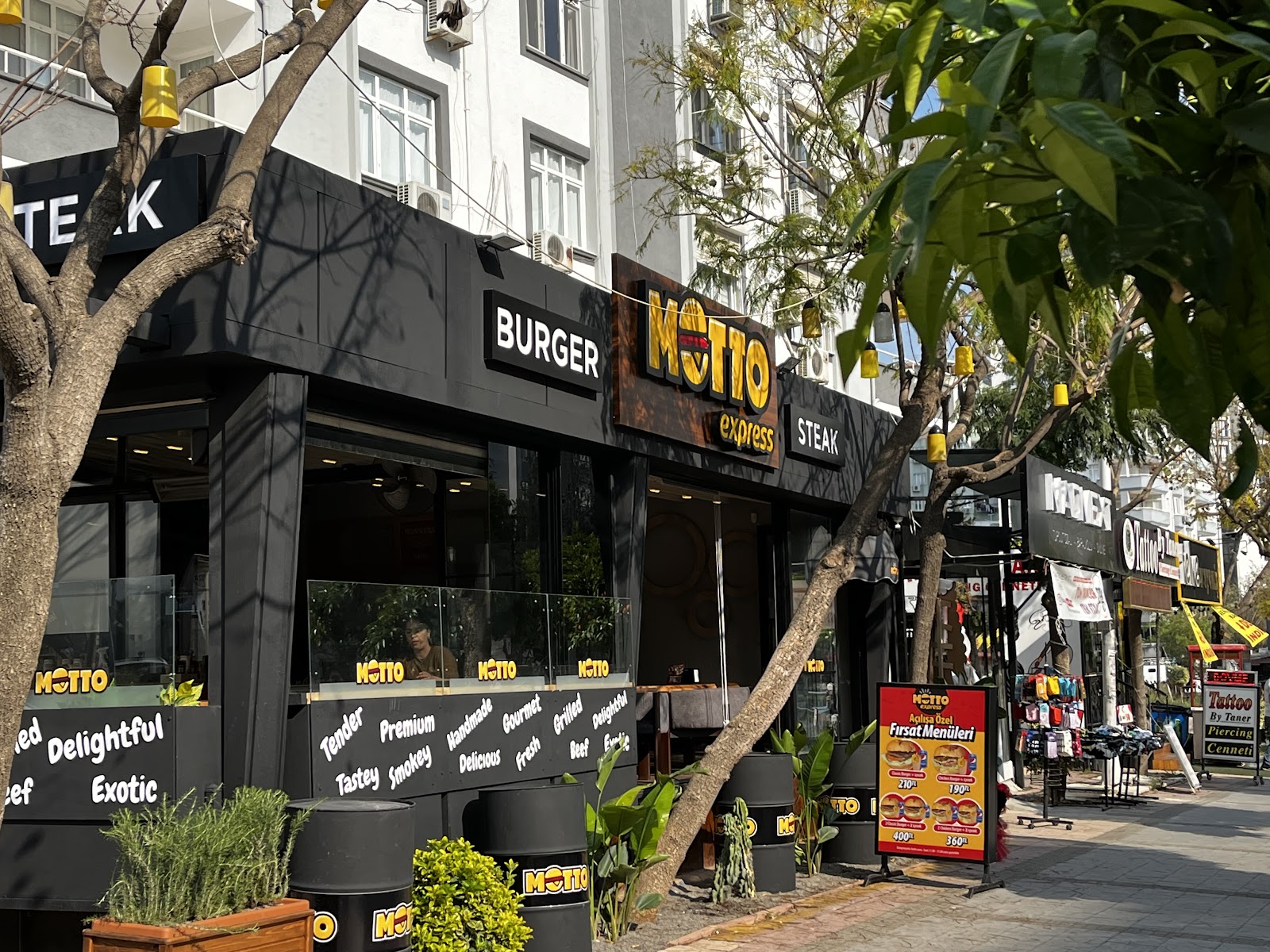 MOTTO BURGER & STEAK EXPRESS — photo 2