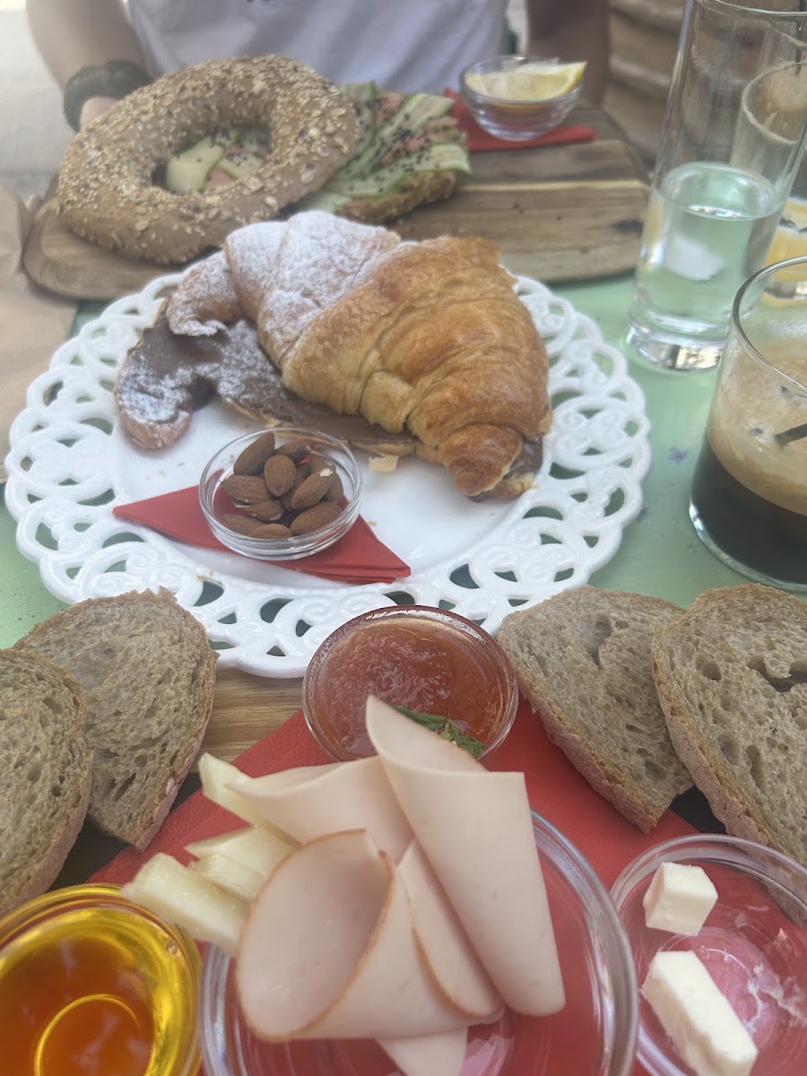 Mousiko Kafeneio — photo 3