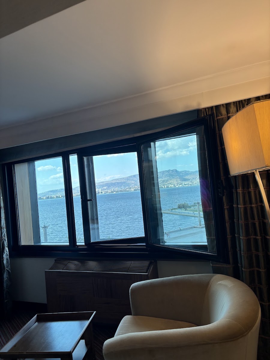 Mövenpick Hotel Izmir — photo 2