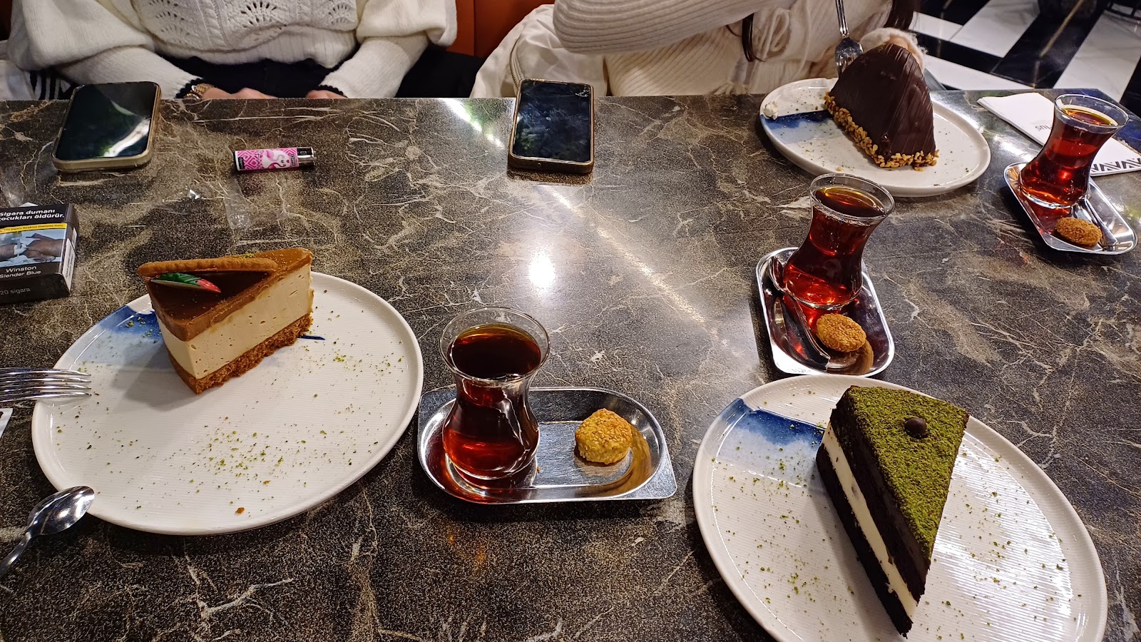 MPLUS CAFE RESTAURANT — fotoğraf 5