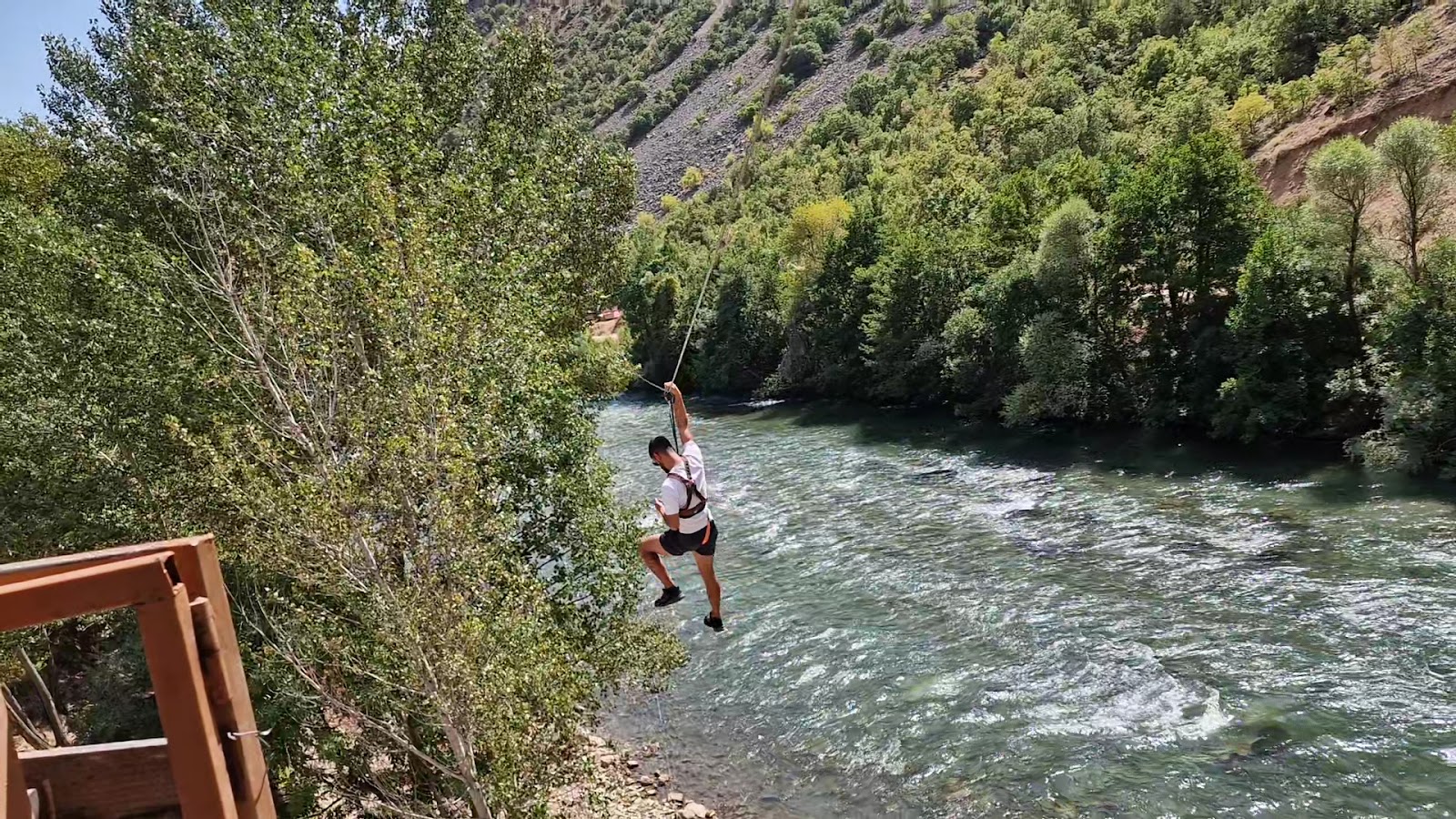 MUNZUR TRAVEL & RAFTİNG & ZİPLİNE & KAMP ALANI & RESTAURANT — fotoğraf 3