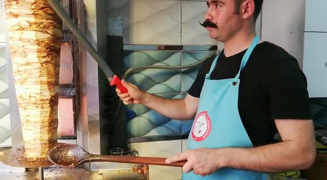 Müslümün Yeri Tavuk Döner — fotoğraf