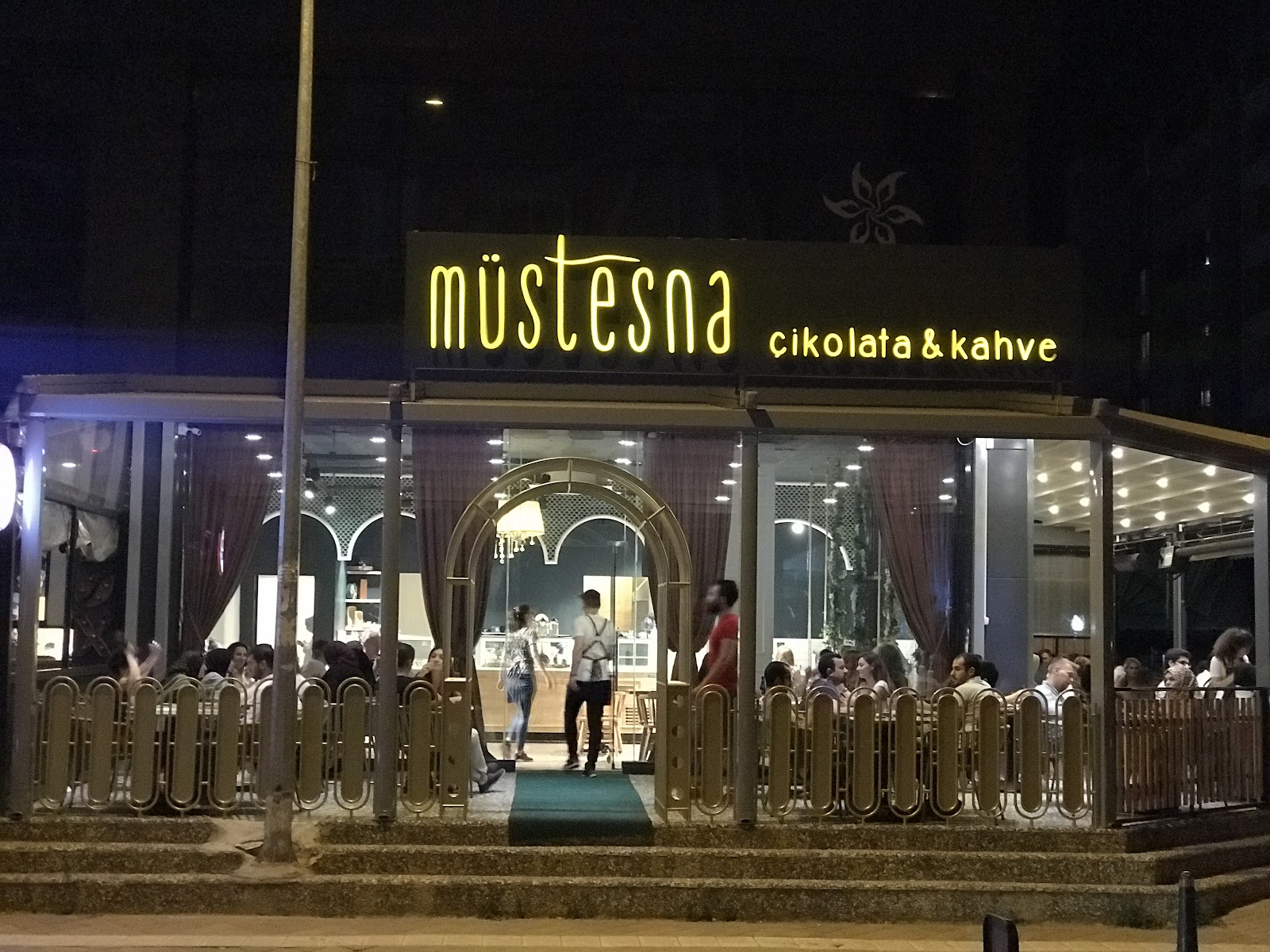 Müstesna Çikolata & Kahve — photo 6