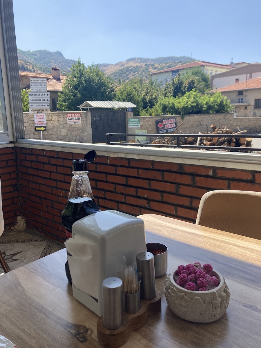Nane Pide Ve Kebap Salonu — fotoğraf