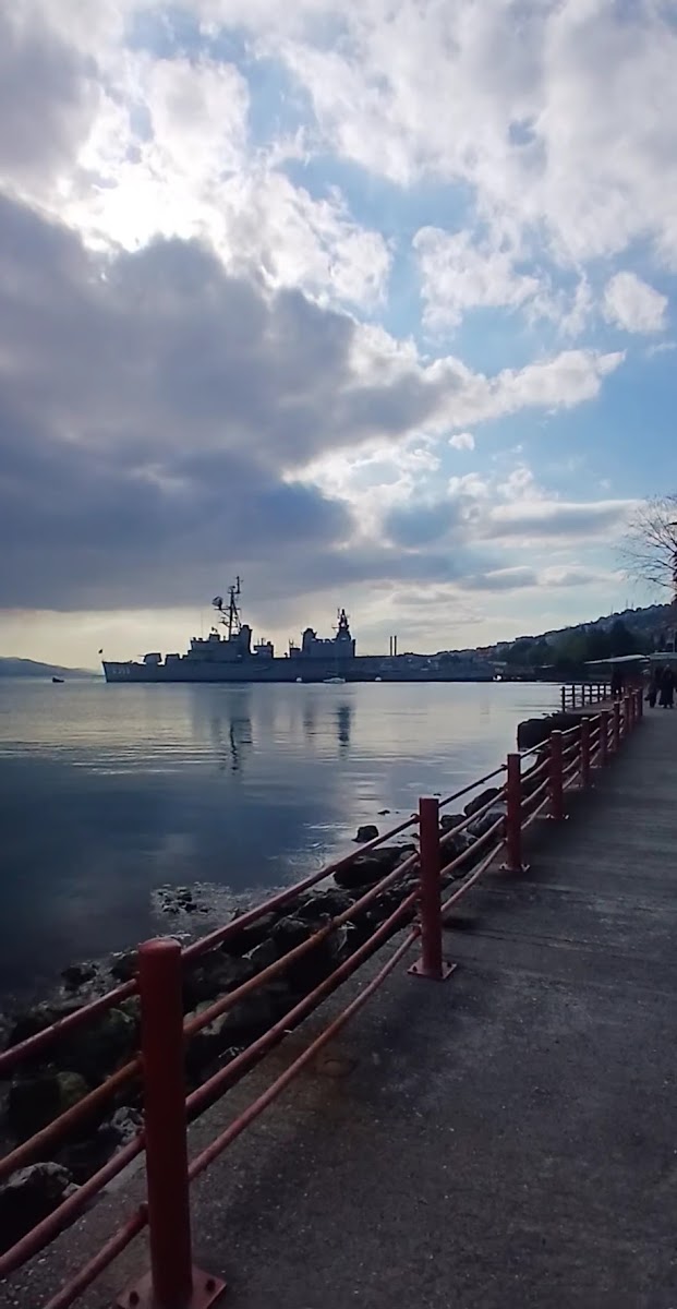 Nazmi Oğuz Parkı — fotoğraf 3