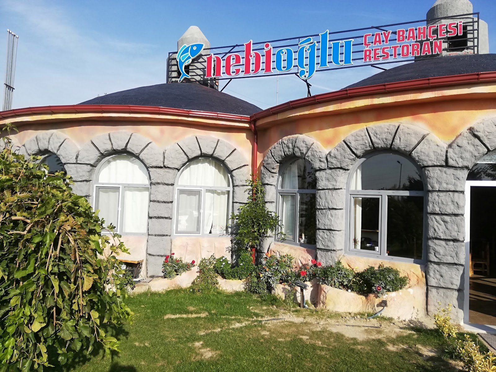 Nebioğlu Et -Balık Restoran Çay Bahçesi Petrol Ofisi Çay- Afyon — fotoğraf